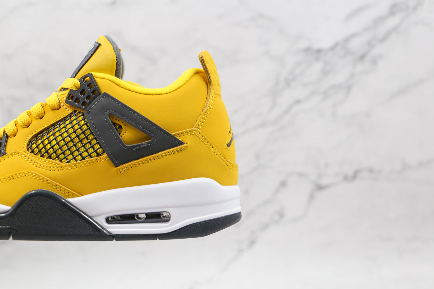 Air Jordan 4 Lightning