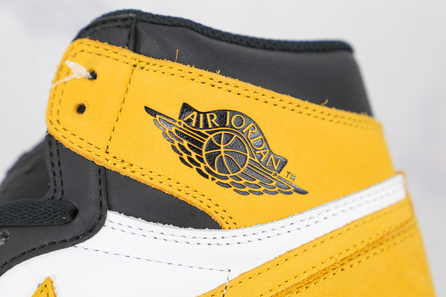 Air Jordan 1 High Black Yellow Toe