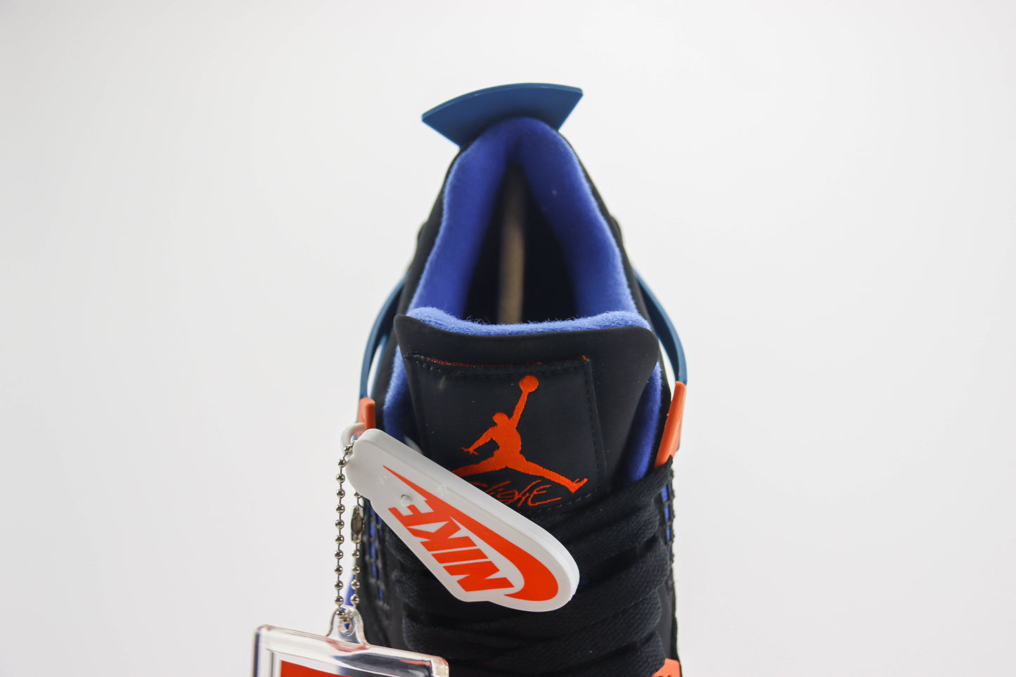Air Jordan 4 Cavs