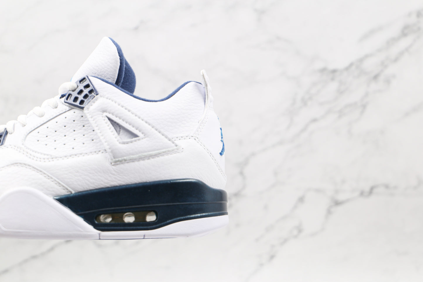 Air Jordan 4 Columbia Blue