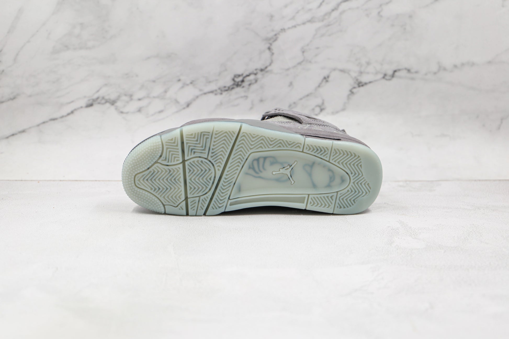 Air Jordan 4 KAWS Cool Grey