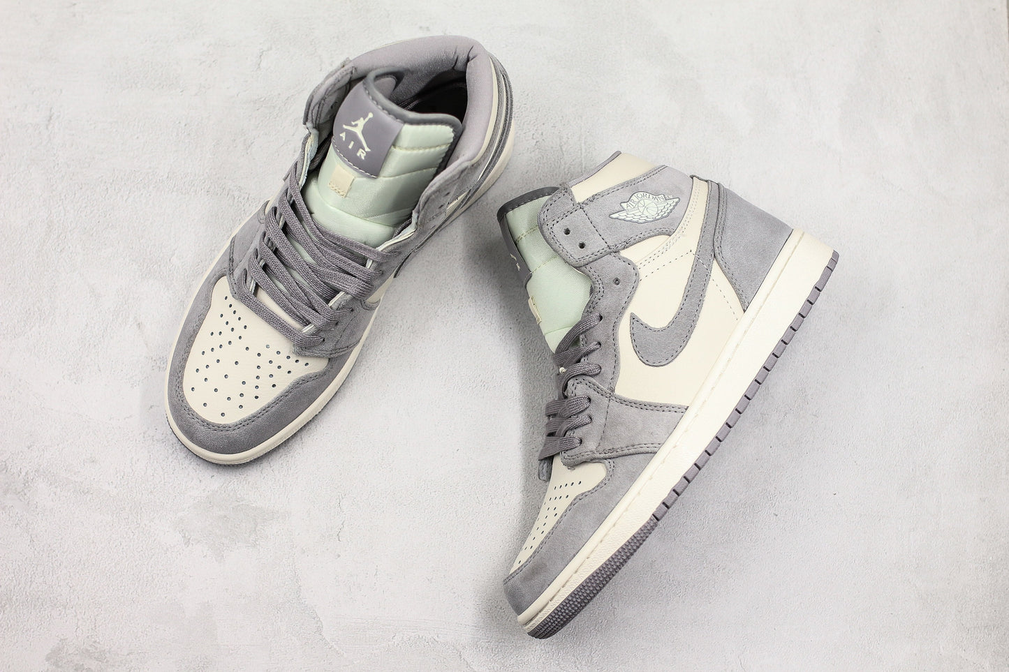 Air Jordan 1 High Soft Grey Sail
