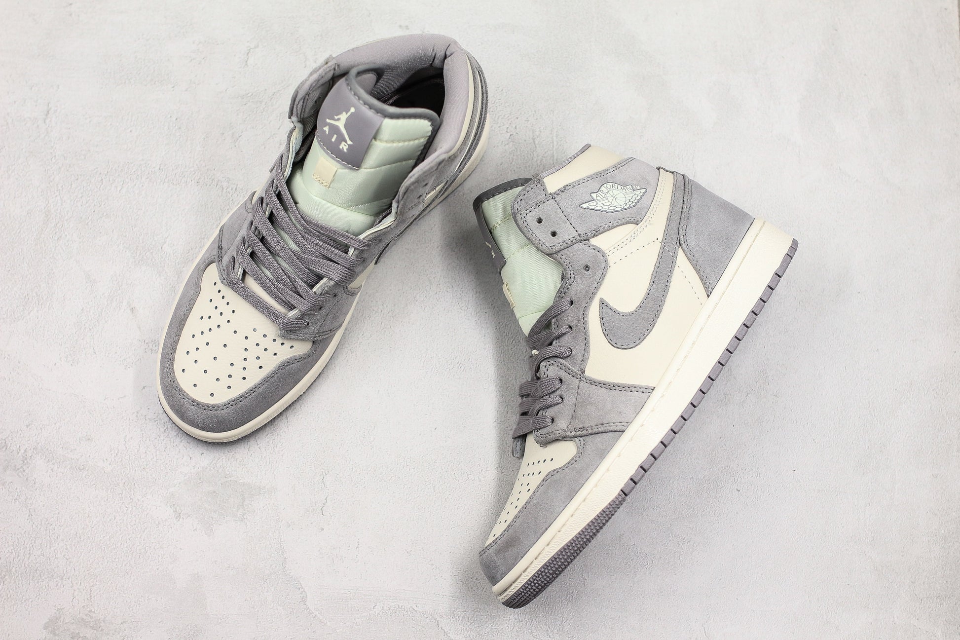 Air Jordan 1 High Soft Grey Sail