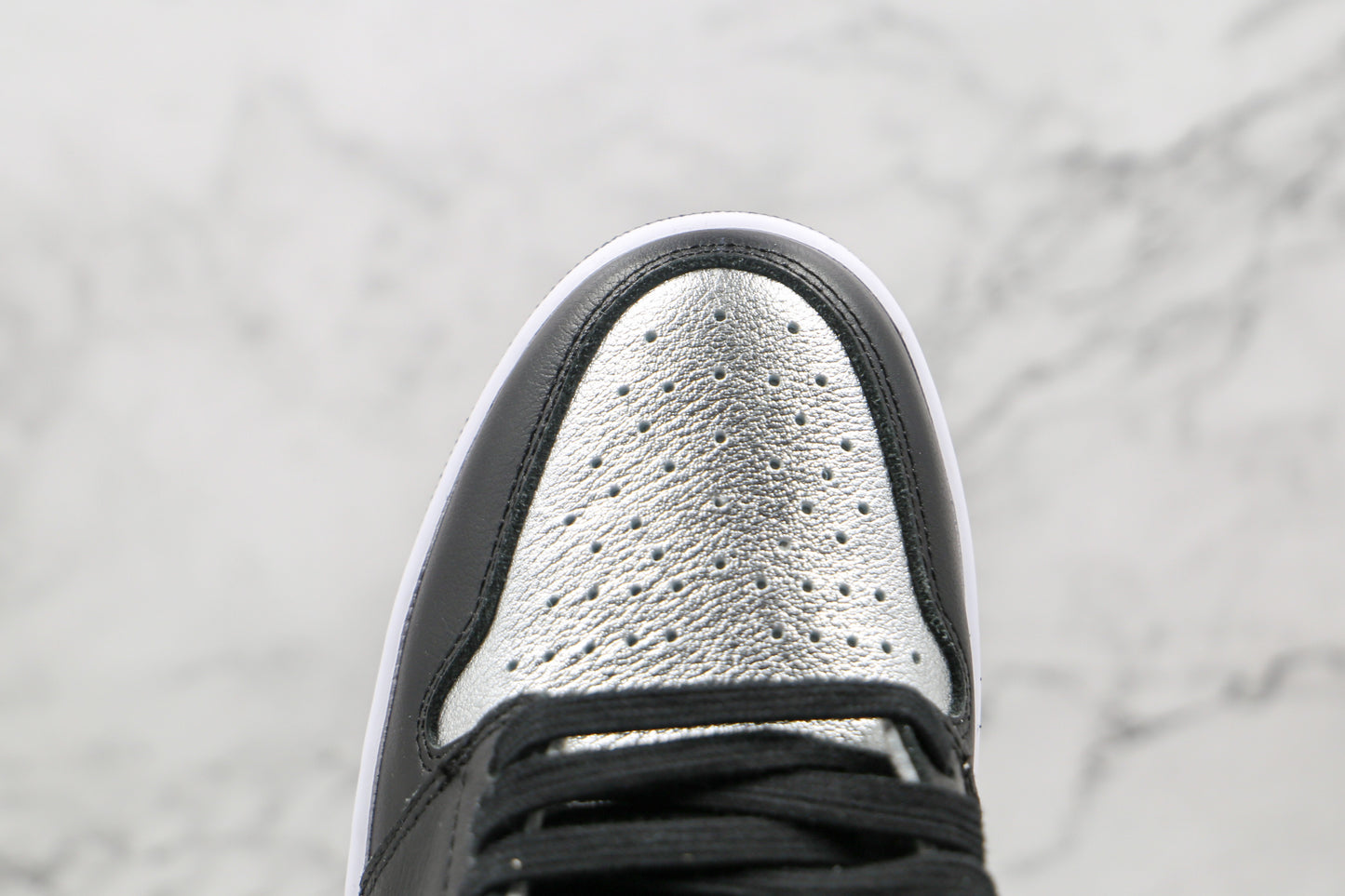 Air Jordan 1 High Black Silver