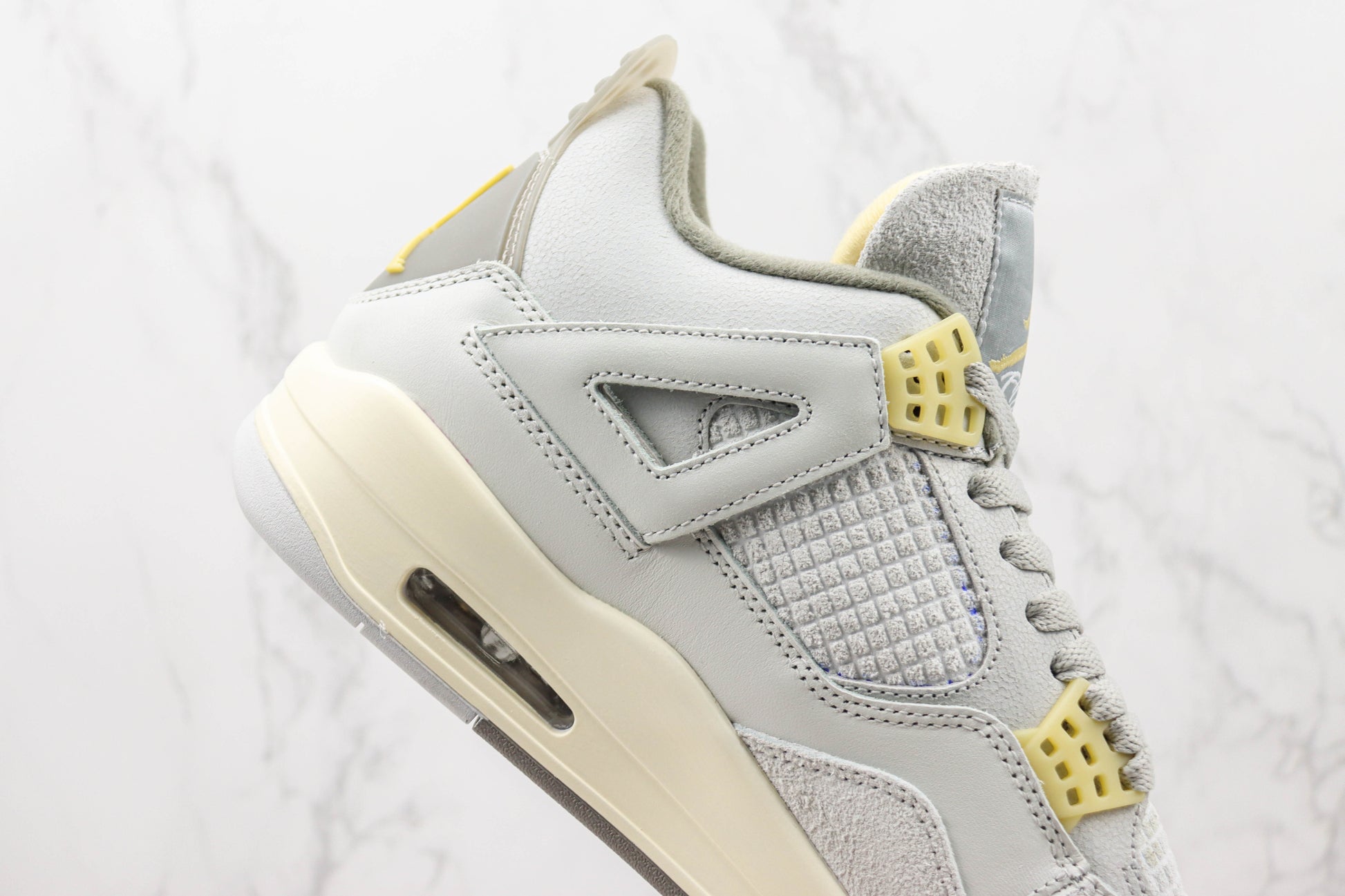 Air Jordan 4 SE Craft Photon Dust