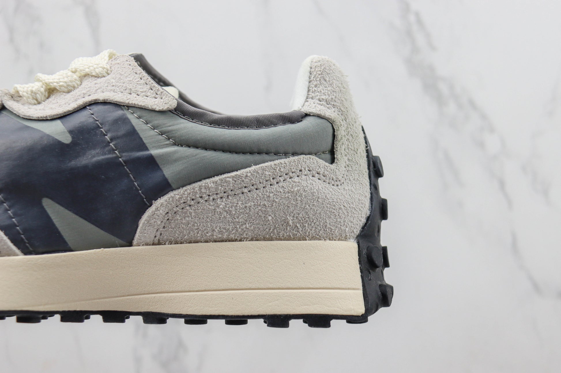 New Balance 327 Silver Grey U327WCA