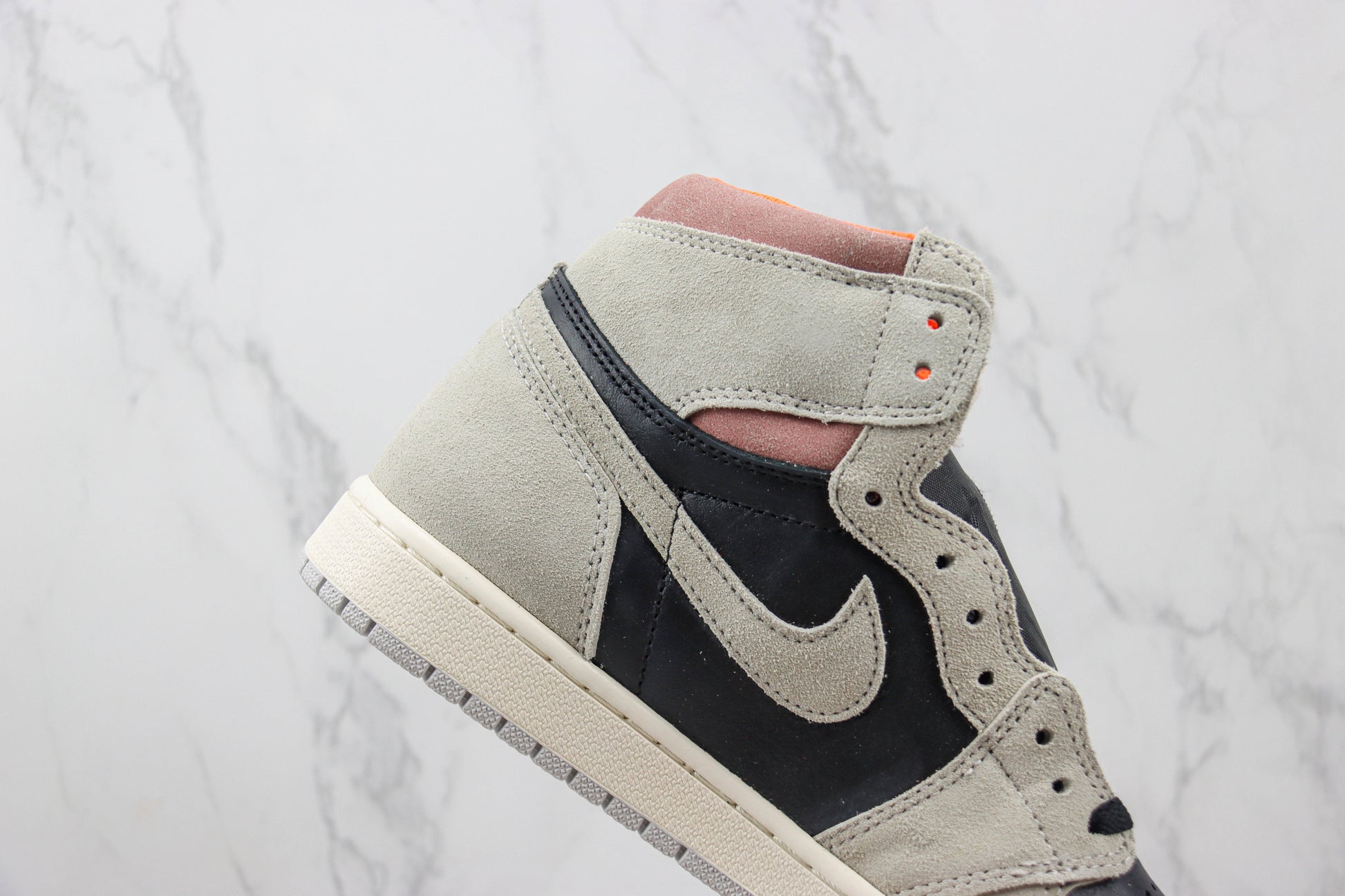 Air Jordan 1 High Black Pink