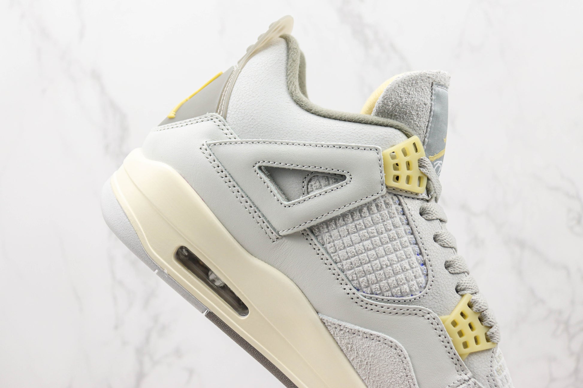 Air Jordan 4 SE Craft Photon Dust