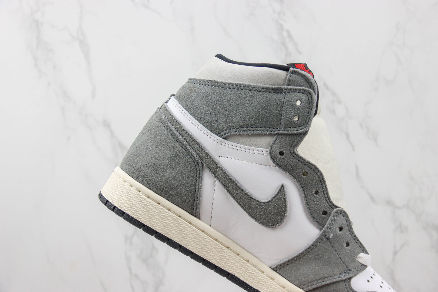 Air Jordan 1 High Heritage