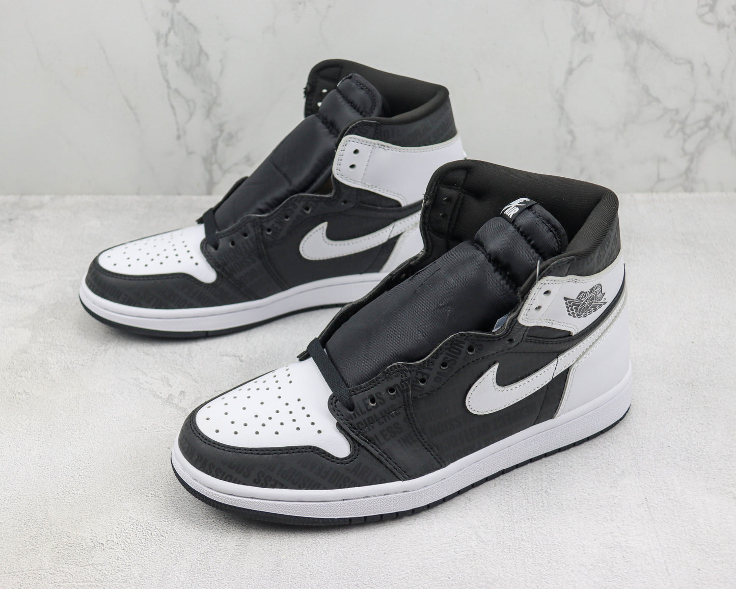 Air Jordan 1 High Black White Crackle
