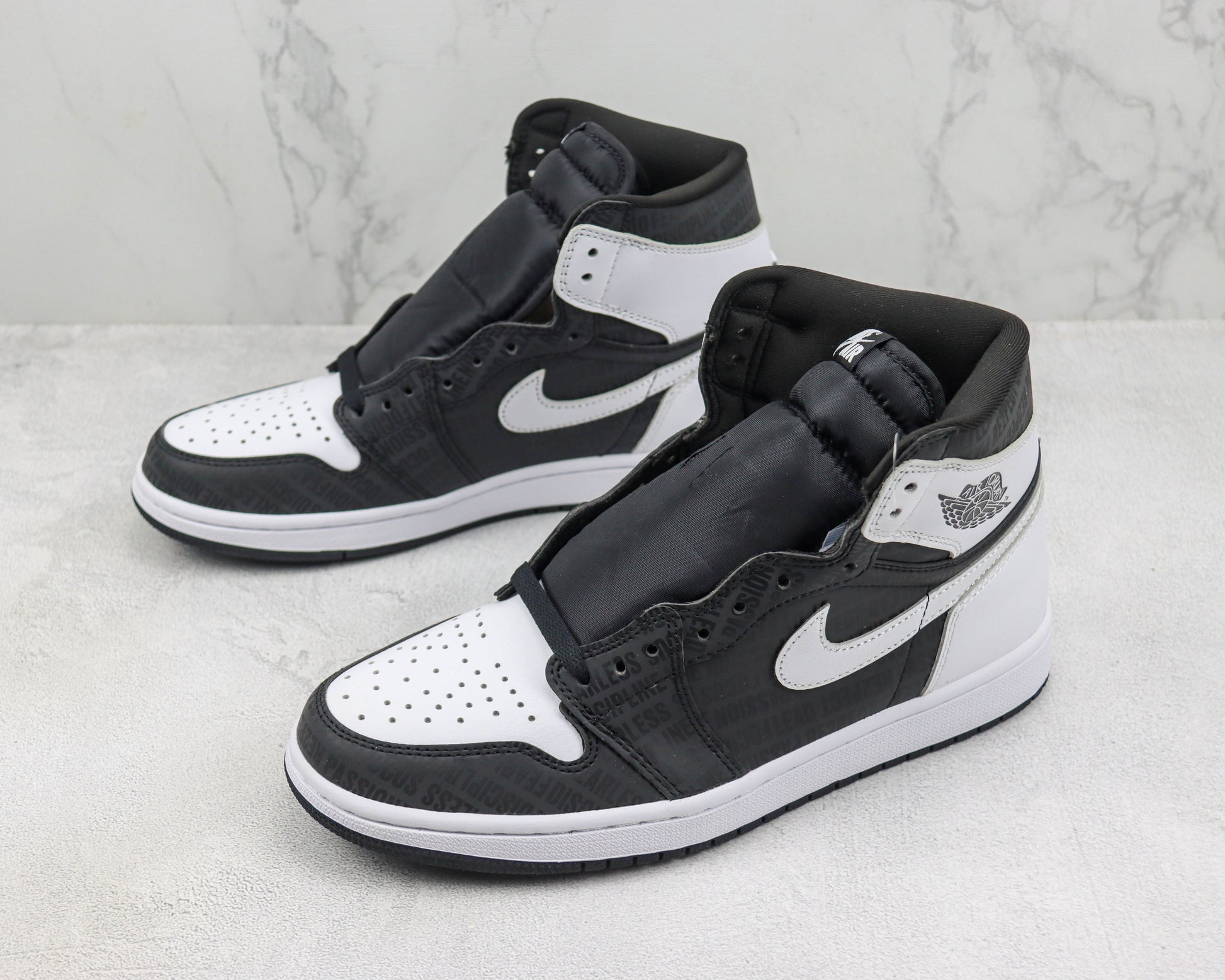 Air Jordan 1 High Black White Crackle