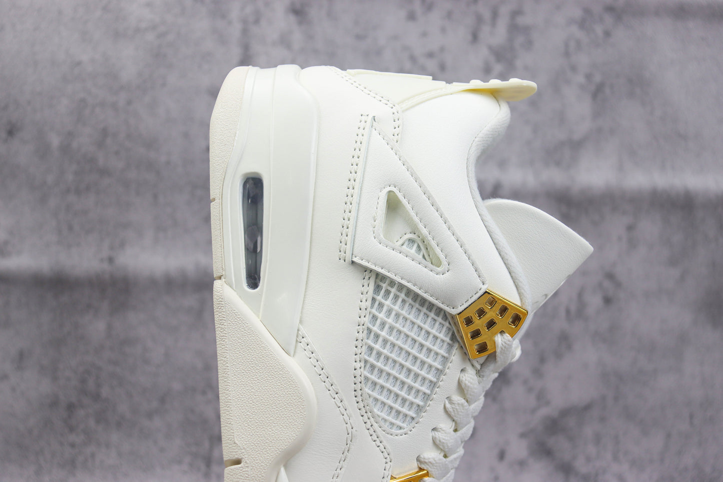 Air Jordan 4 Vivid Sulfur