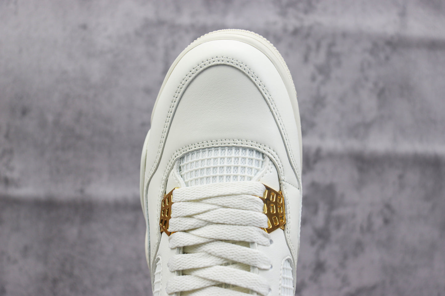 Air Jordan 4 Vivid Sulfur