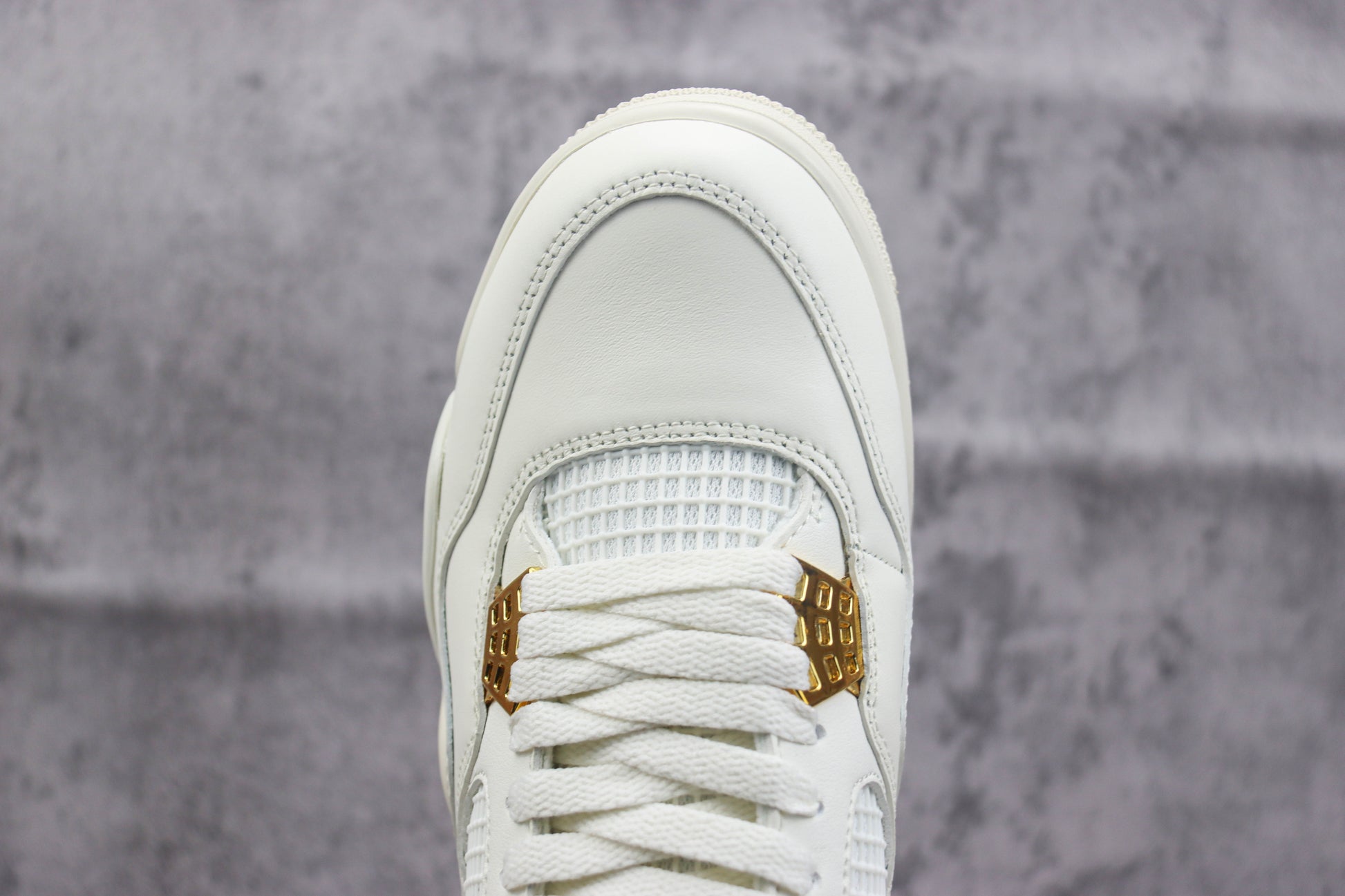 Air Jordan 4 Vivid Sulfur