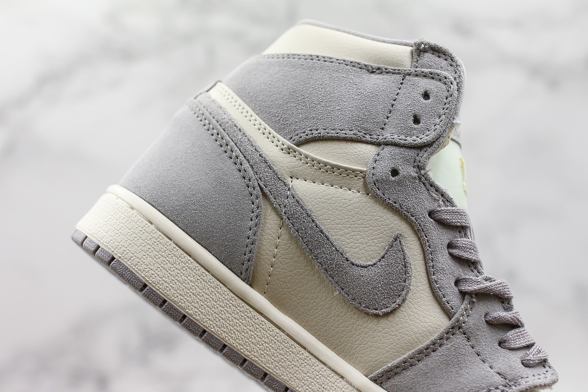 Air Jordan 1 High Soft Grey Sail