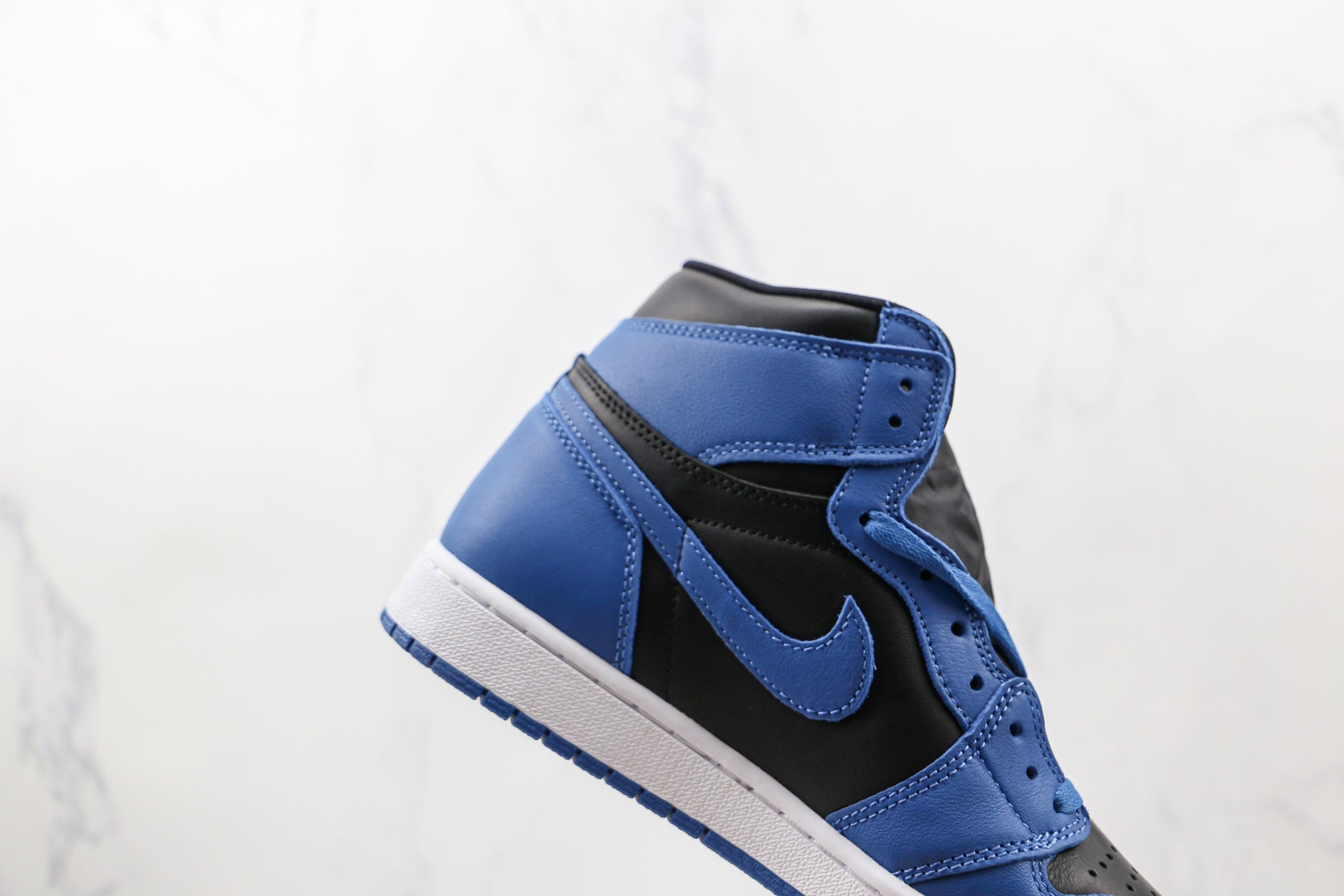 Air Jordan 1 High Royal Black