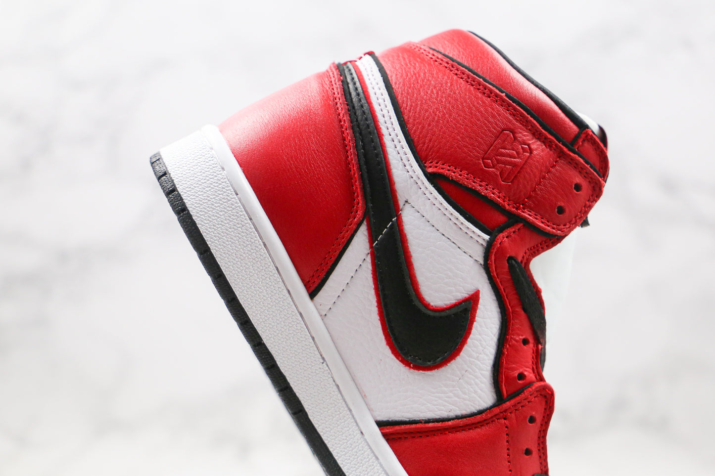 Air Jordan 1 High Red Black Outline
