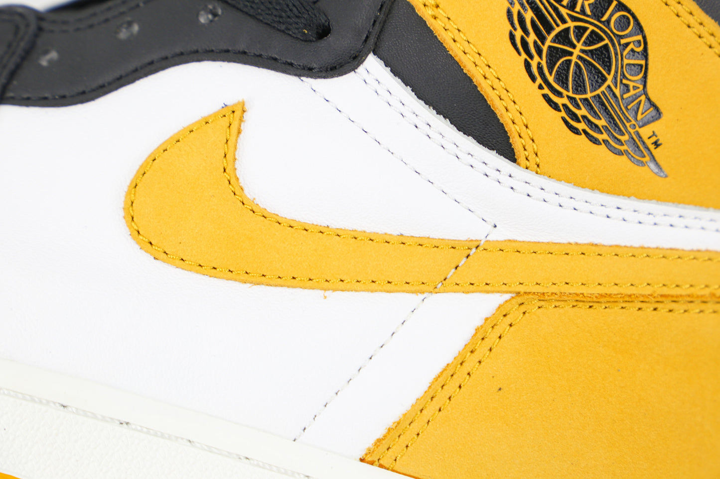 Air Jordan 1 High Black Yellow Toe