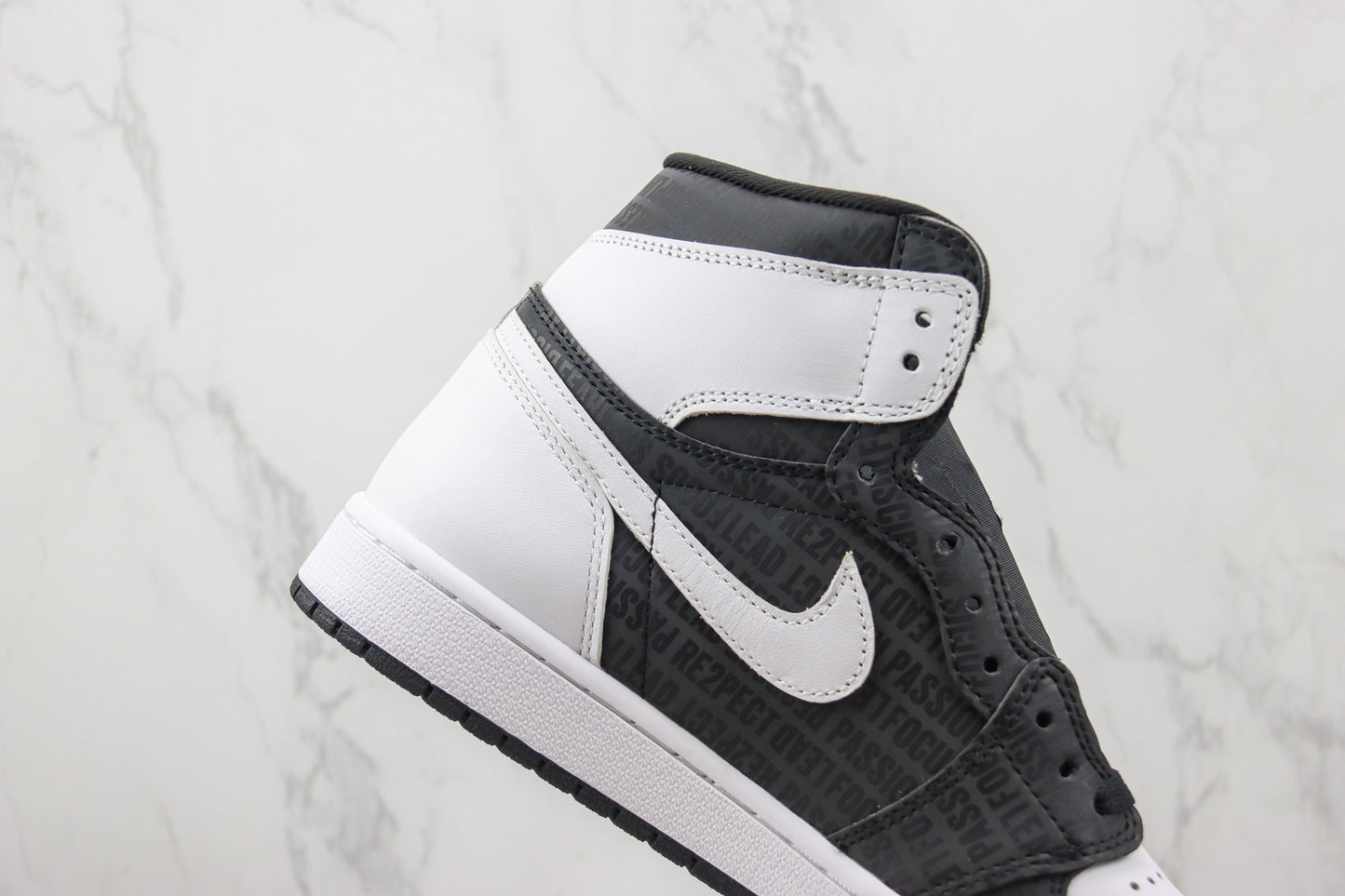 Air Jordan 1 High Black White Crackle