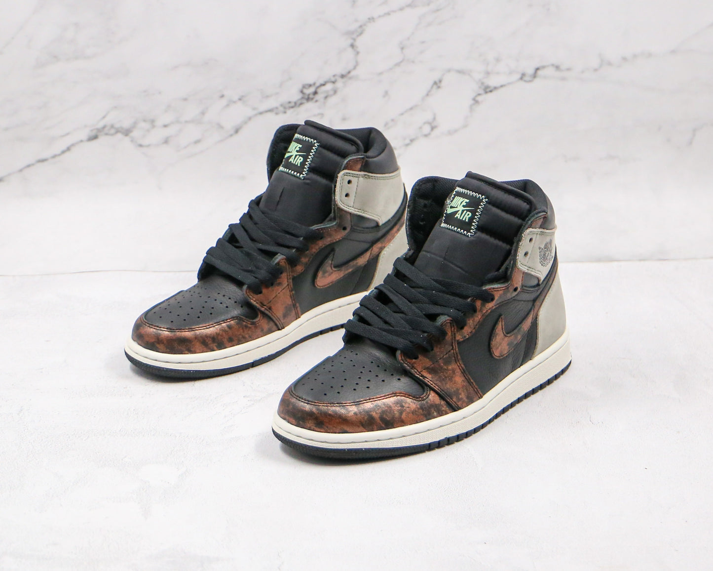 Air Jordan 1 High Shadow
