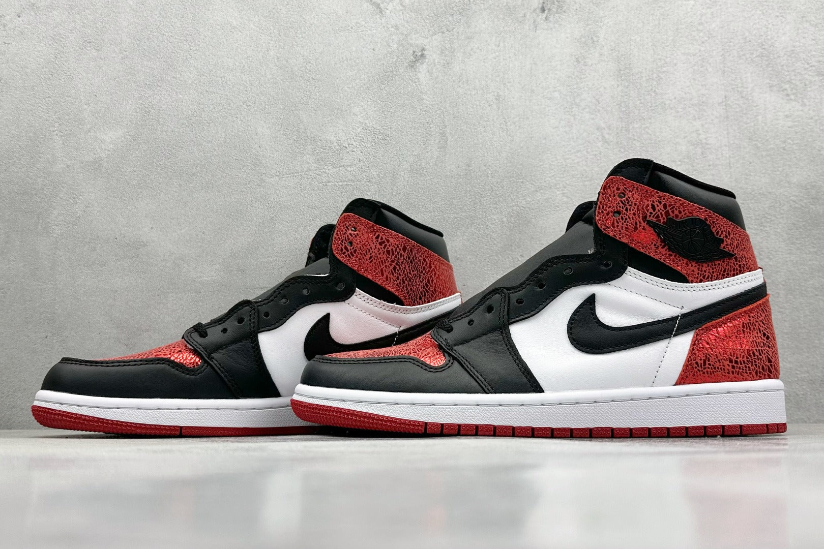 Air Jordan 1 High Ruby