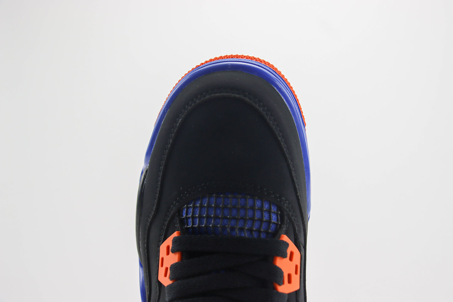 Air Jordan 4 Cavs