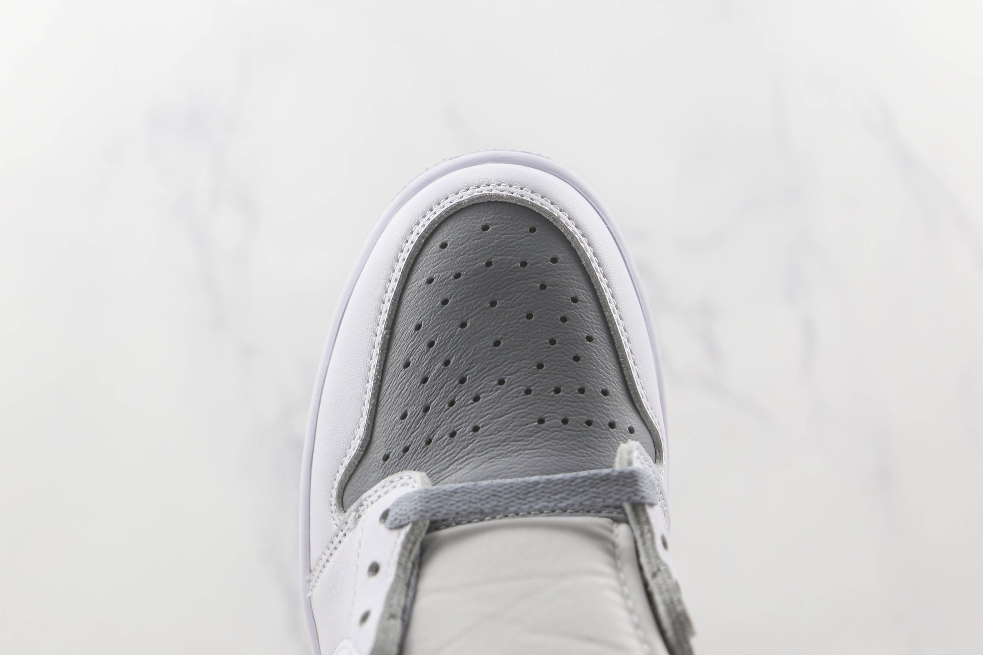 Air Jordan 1 High Light Smoke Grey