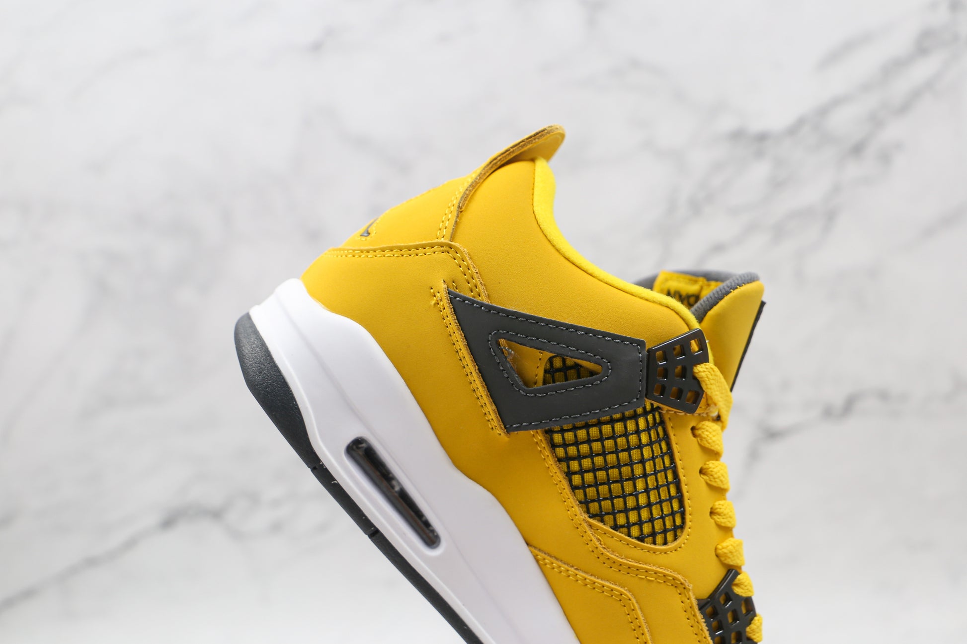 Air Jordan 4 Lightning