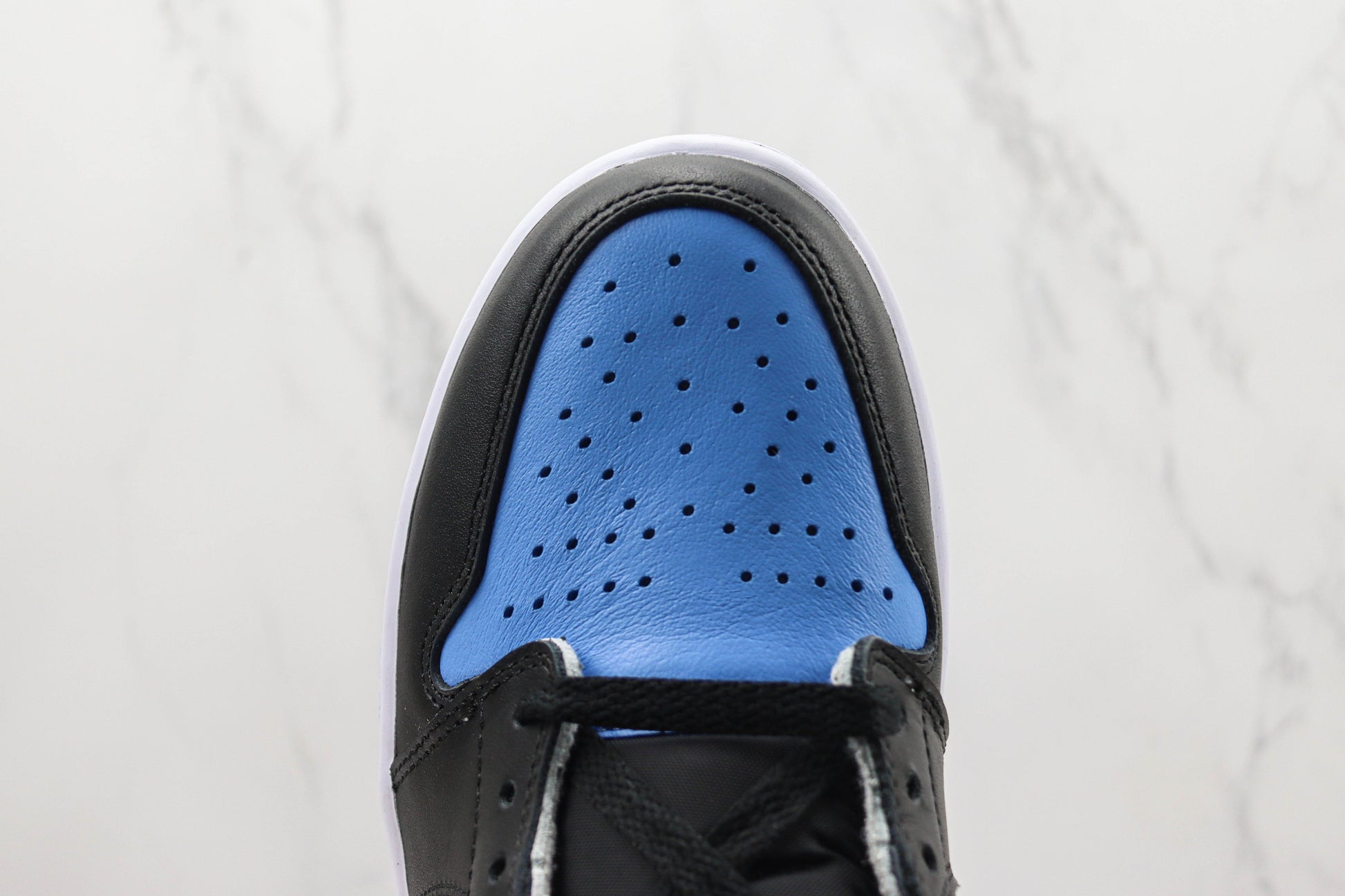 Air Jordan 1 High University Blue
