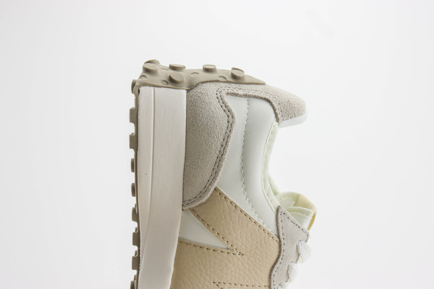New Balance 327 White Silver WS327KG