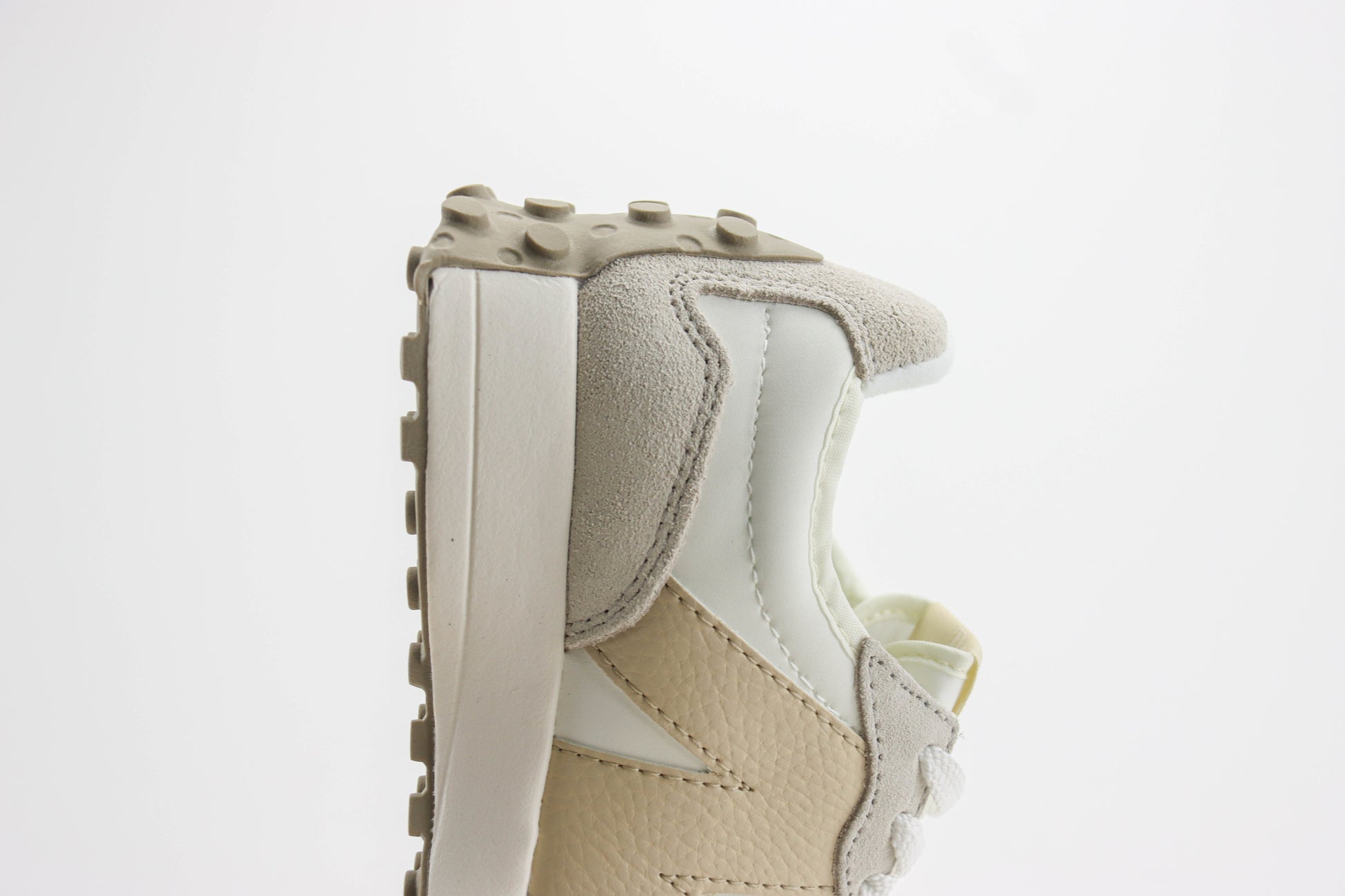 New Balance 327 White Silver WS327KG