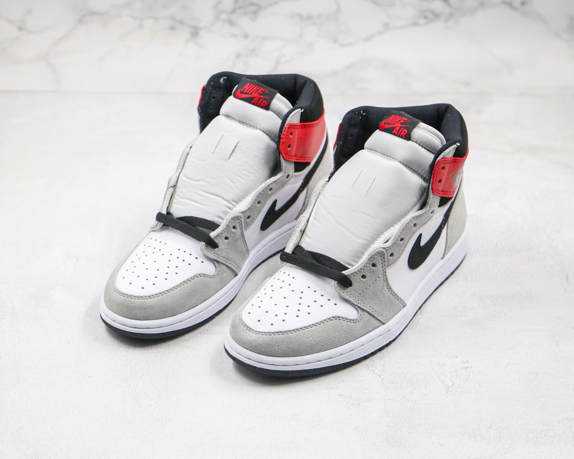 Air Jordan 1 High Smoke Grey