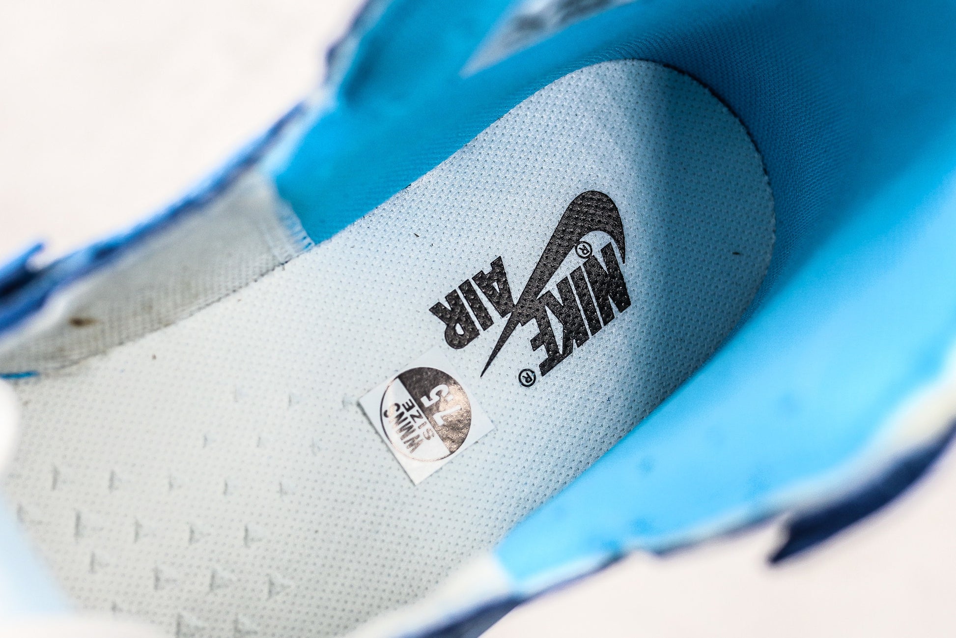 Air Jordan 1 High Off-White UNC Blue
