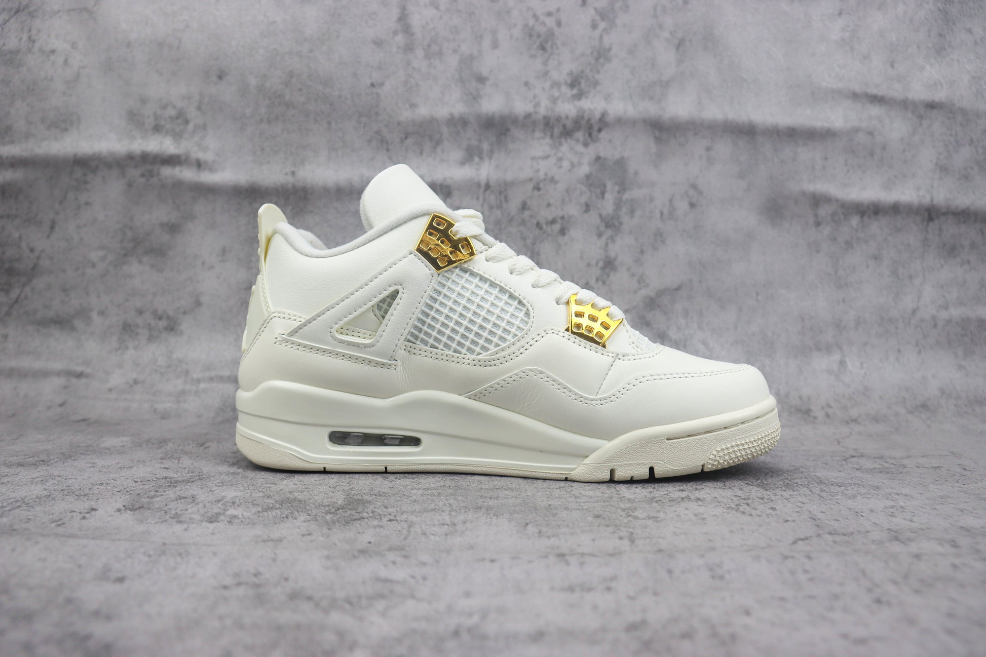 Air Jordan 4 Vivid Sulfur