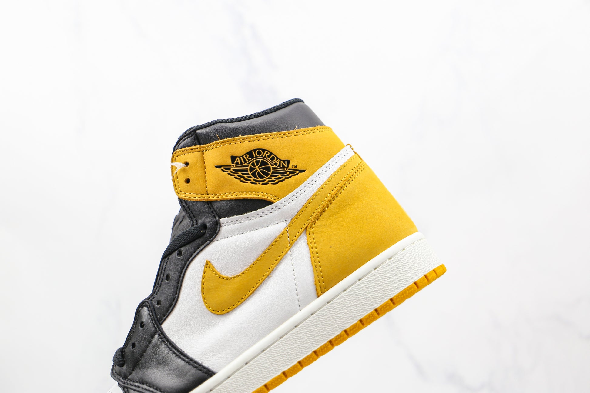 Air Jordan 1 High Black Yellow Toe