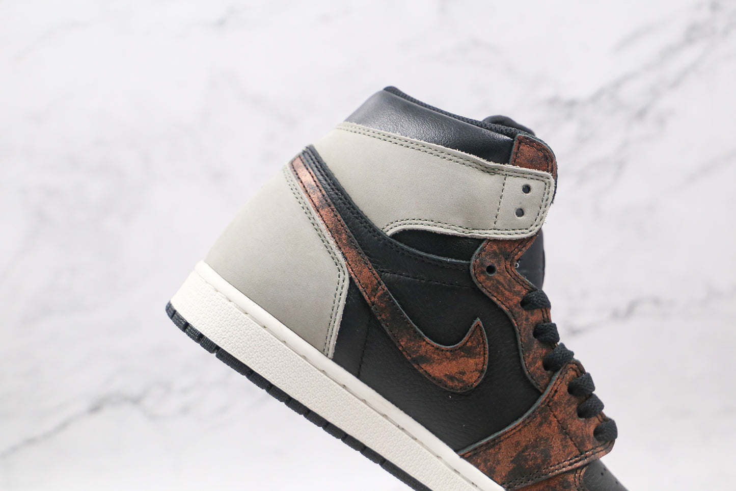 Air Jordan 1 High Shadow