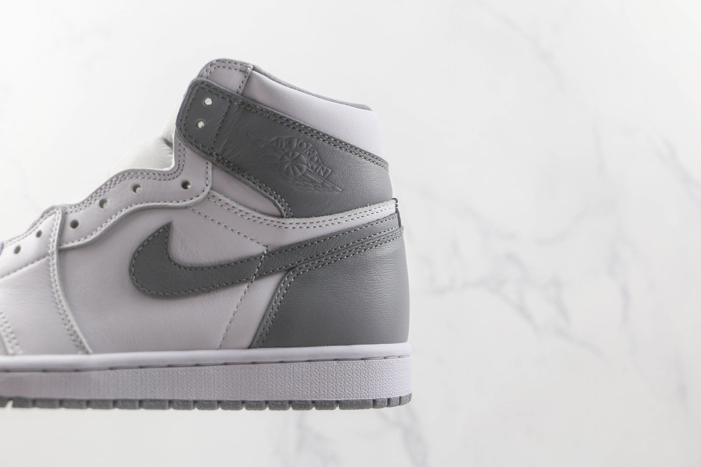 Air Jordan 1 High Light Smoke Grey