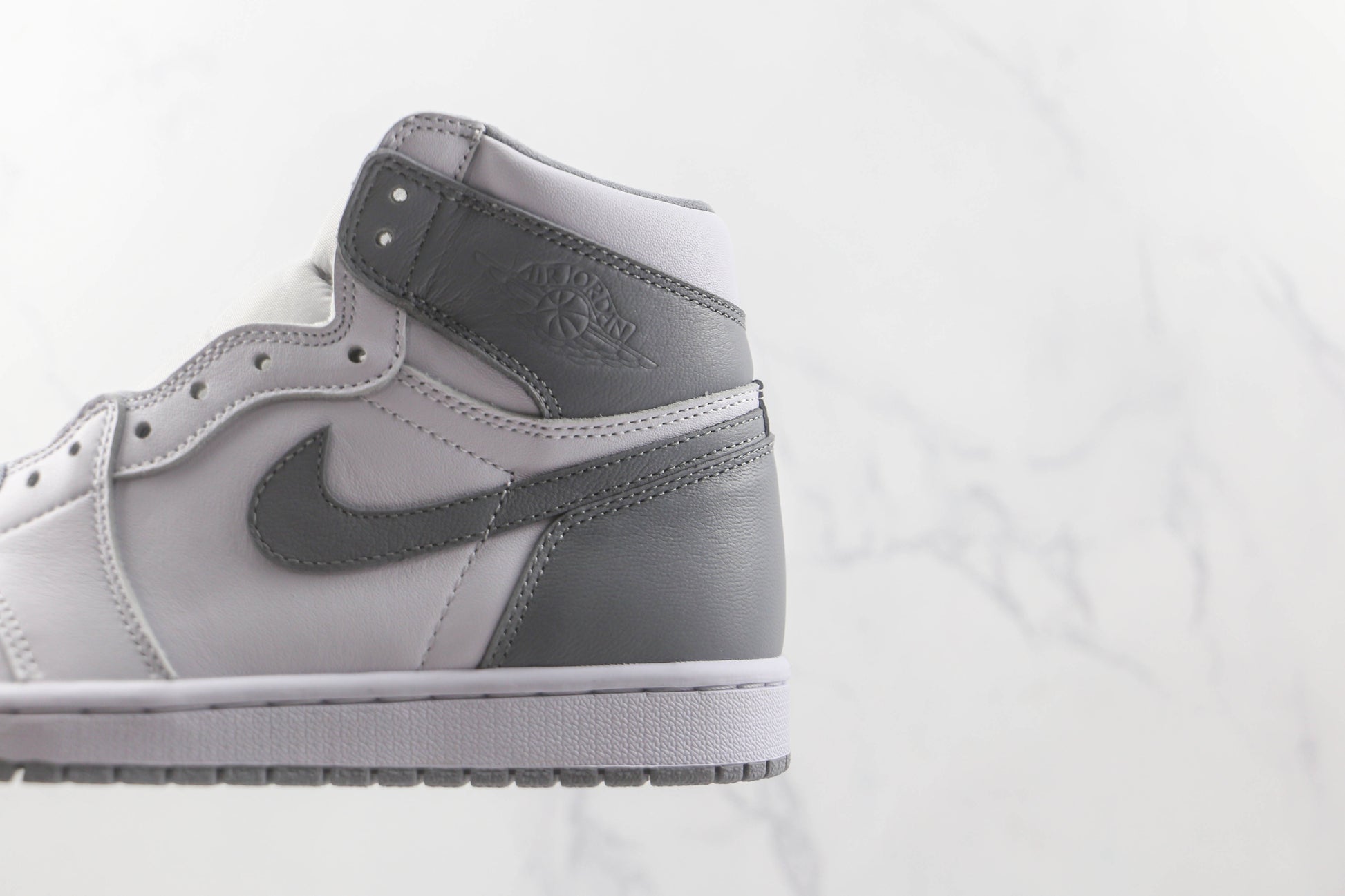 Air Jordan 1 High Light Smoke Grey