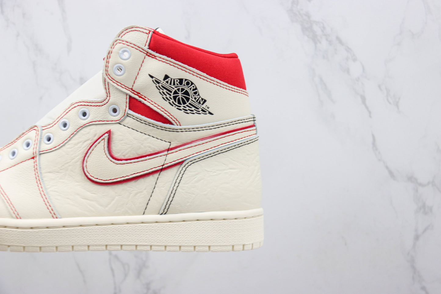 Air Jordan 1 High Hare