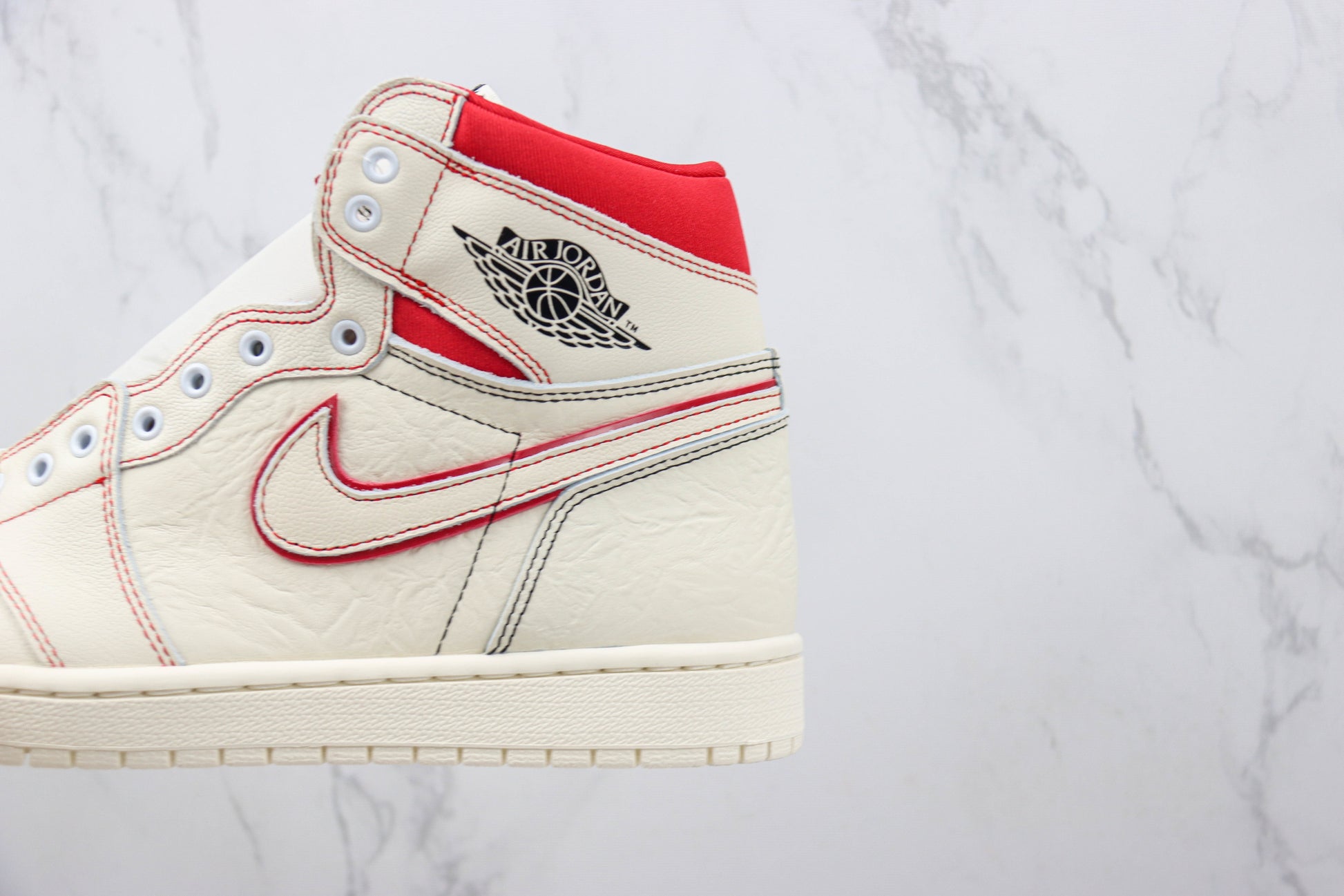 Air Jordan 1 High Hare