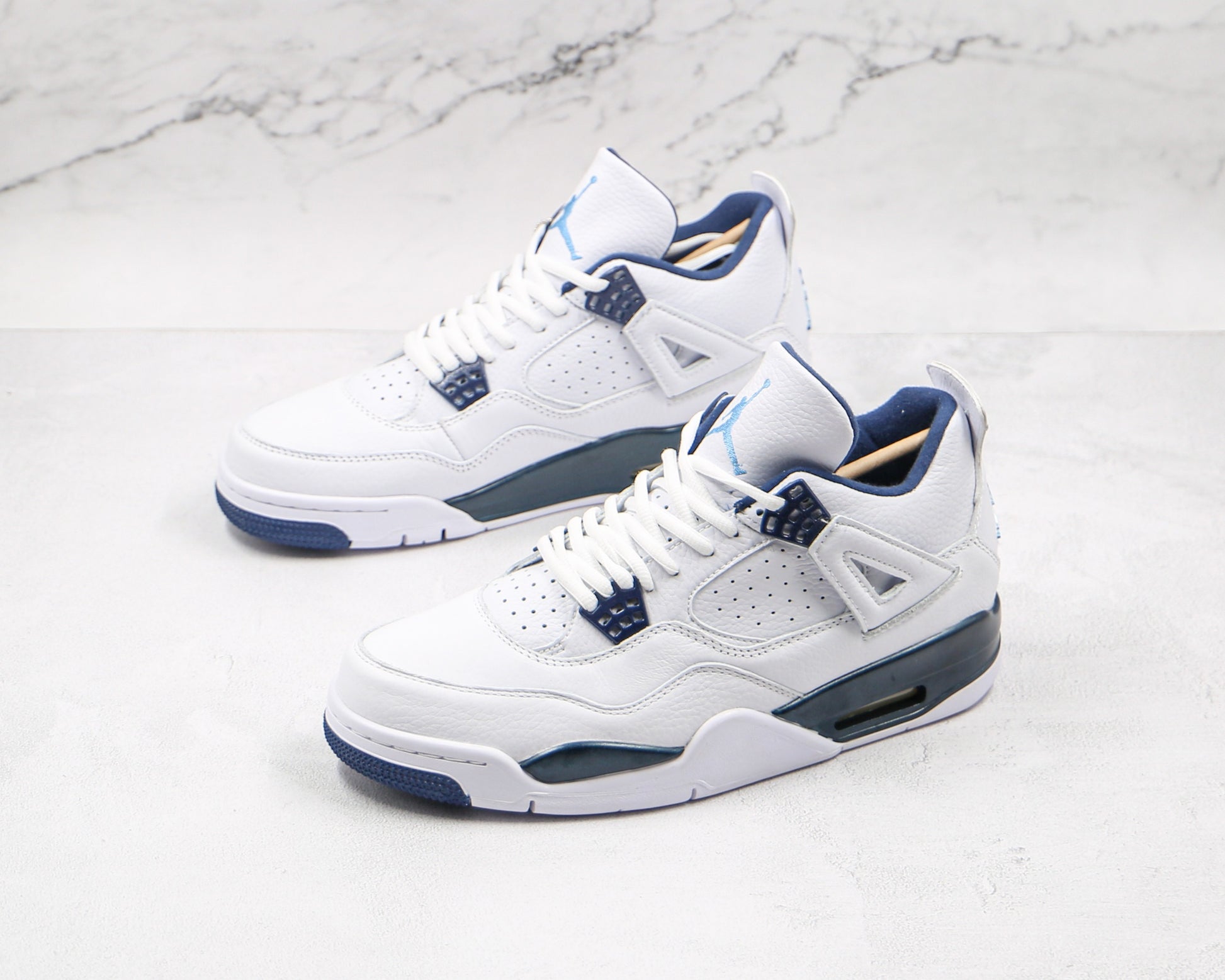 Air Jordan 4 Columbia Blue