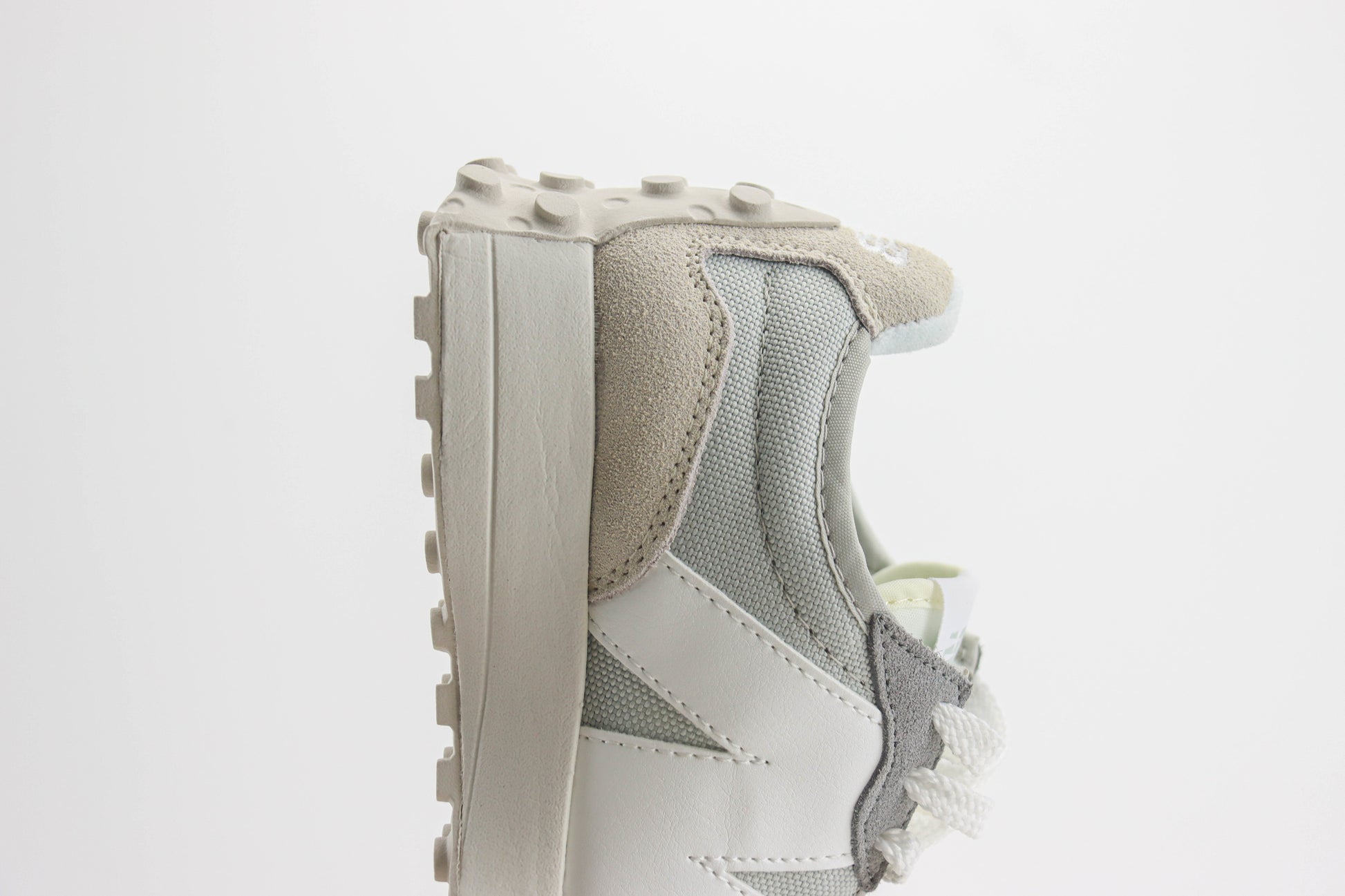 New Balance 327 White Grey
