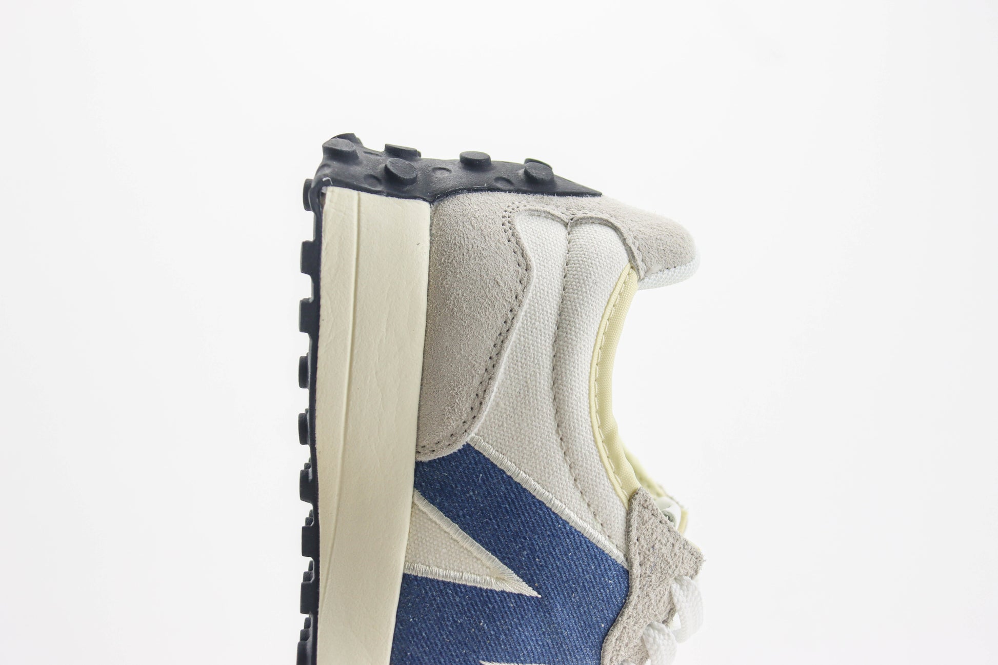 New Balance 327 White Silver WS327JB