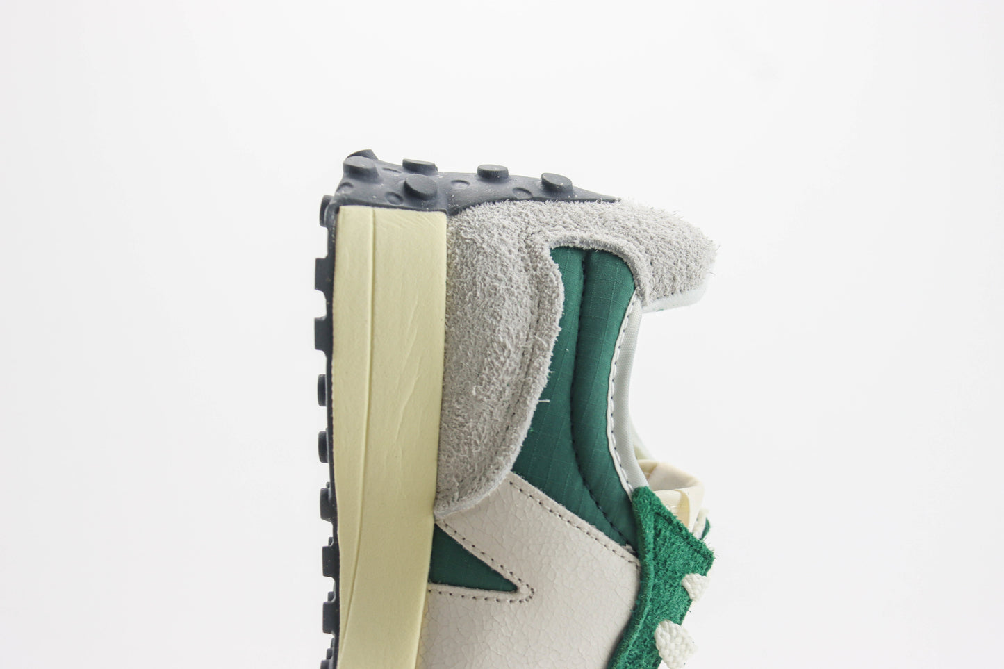 New Balance 327 White Beige
