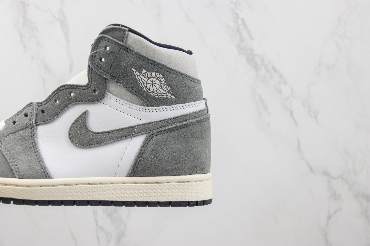 Air Jordan 1 High Heritage