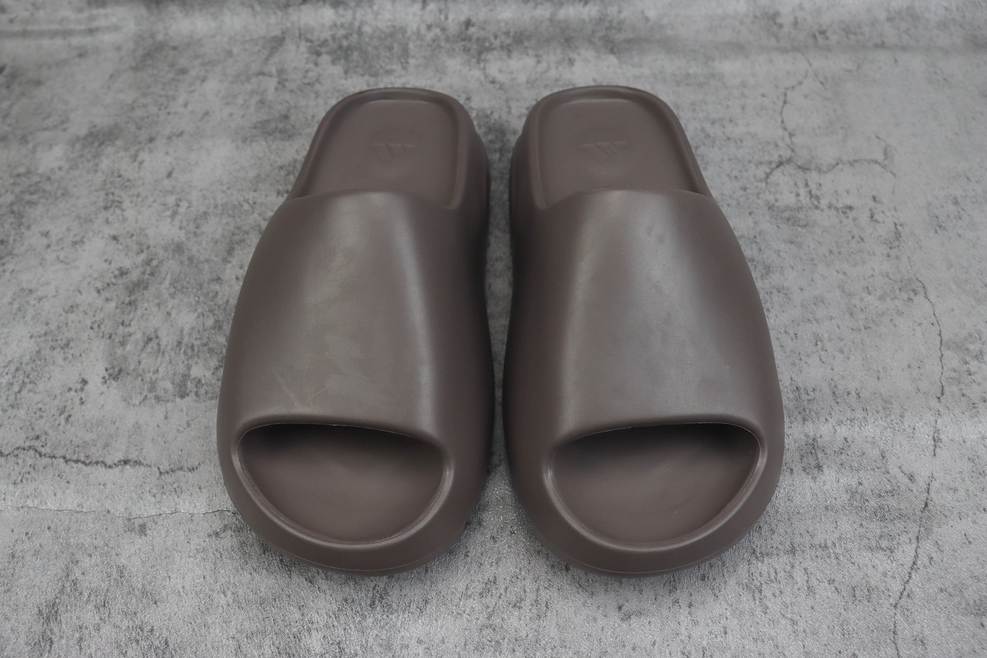 Adidas Yeezy Slide Dark Mocha