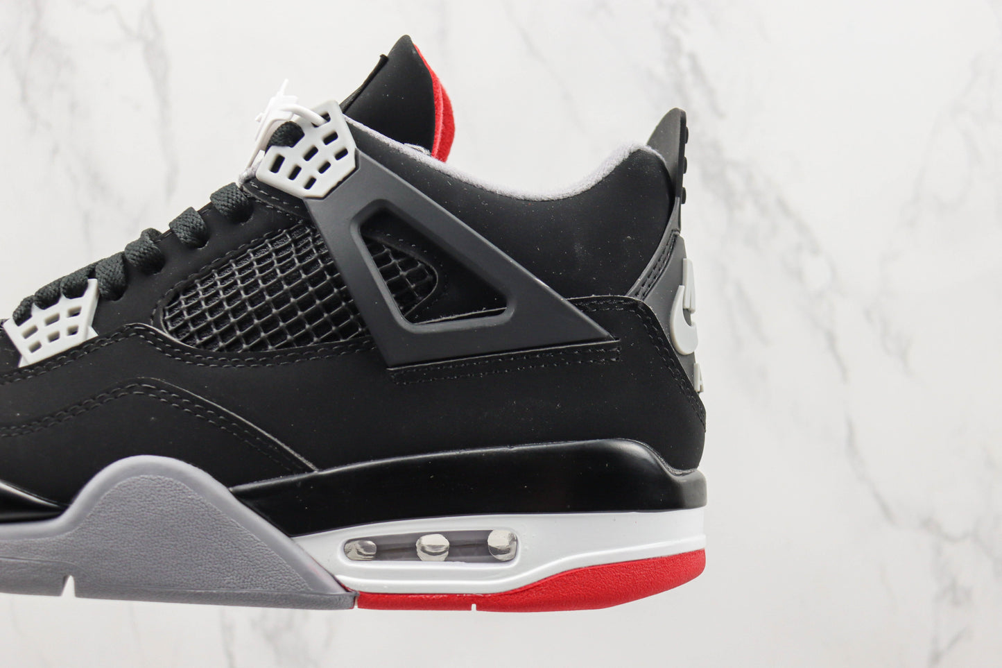 Air Jordan 4 Bred