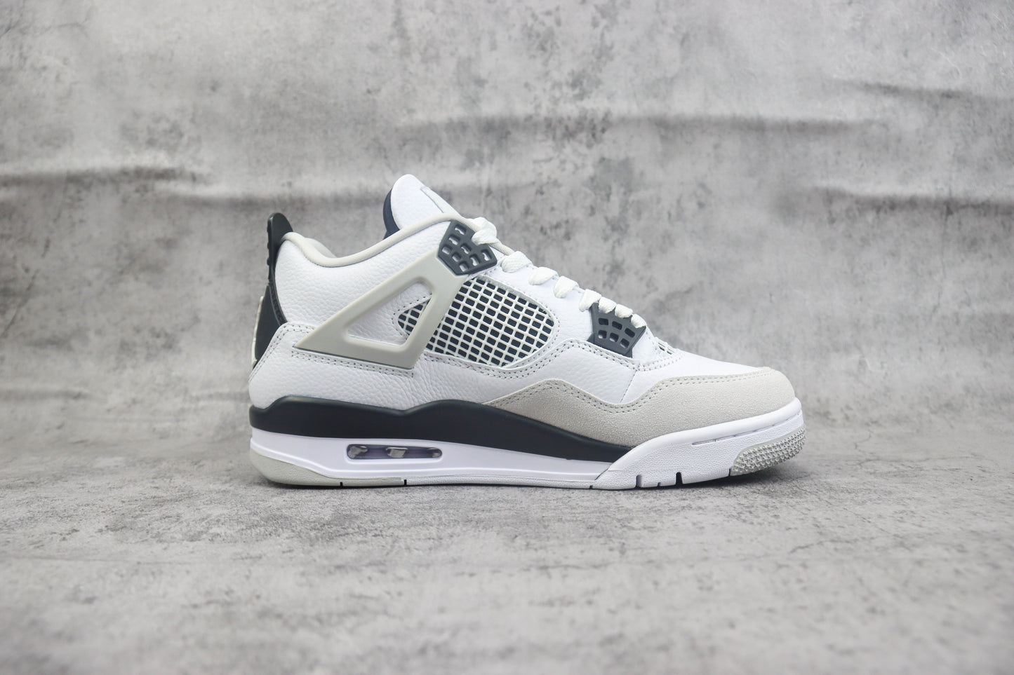 Air Jordan 4 Military Black