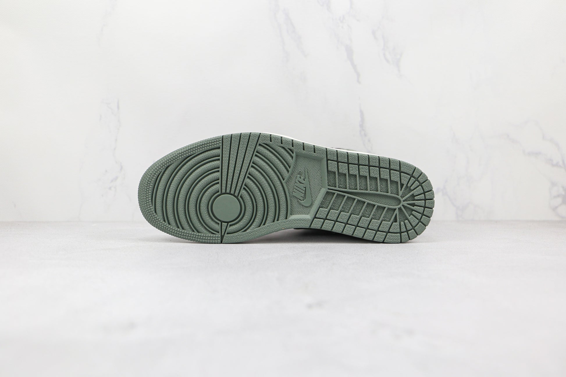 Air Jordan 1 High Green Toe