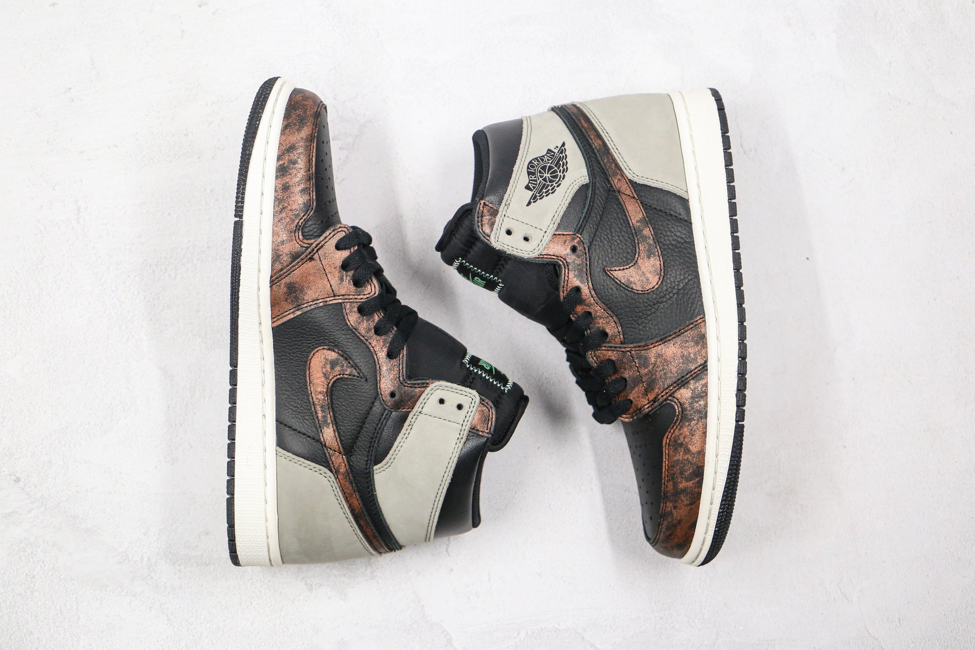 Air Jordan 1 High Shadow